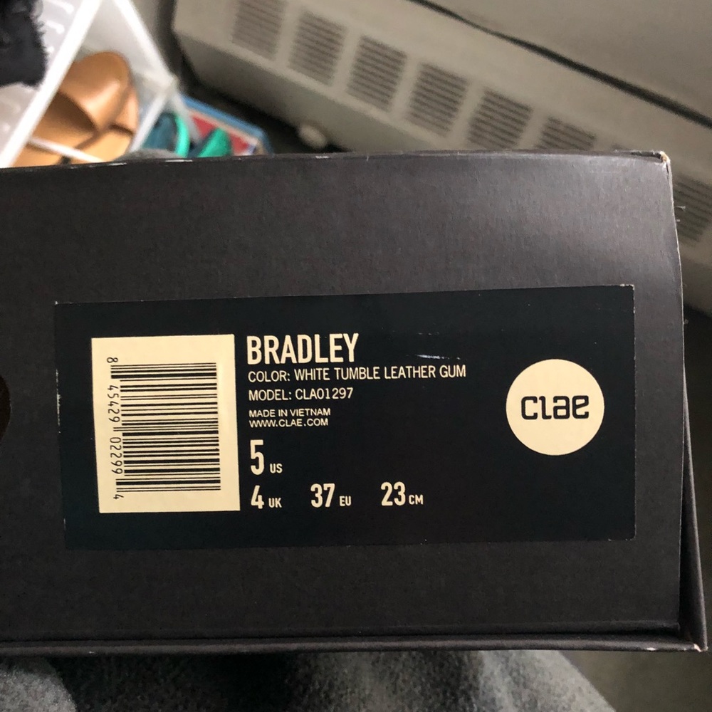 CLAE BRADLEY *never worn* SIZE 5